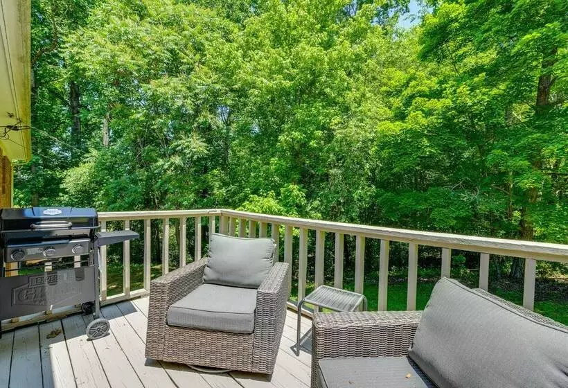 Charming Jonesville Home W/ Grill   Near Wineries!