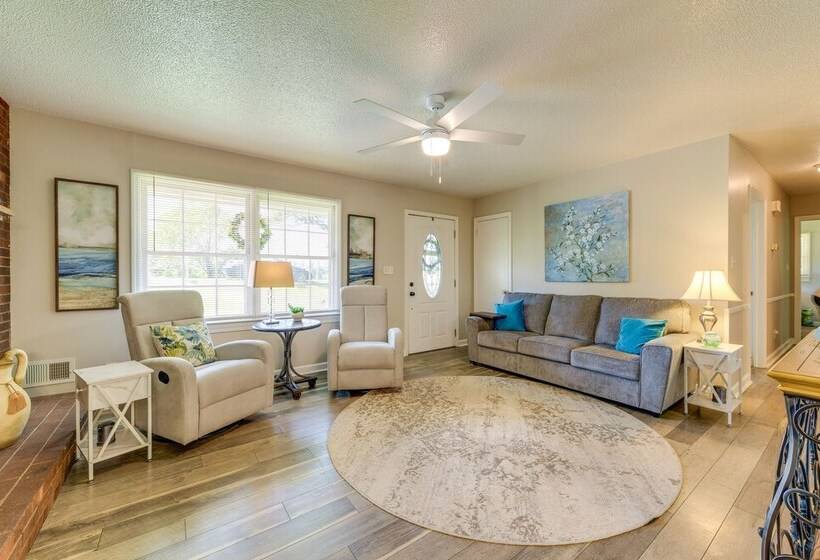 Charming Jonesville Home W/ Grill Near Wineries!