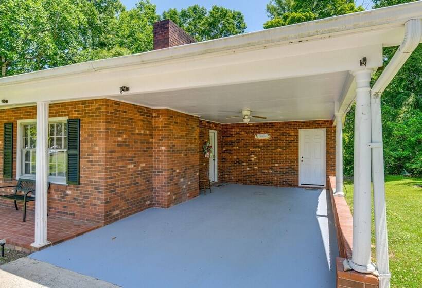 Charming Jonesville Home W/ Grill Near Wineries!