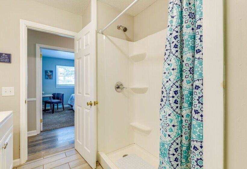 Charming Jonesville Home W/ Grill Near Wineries!