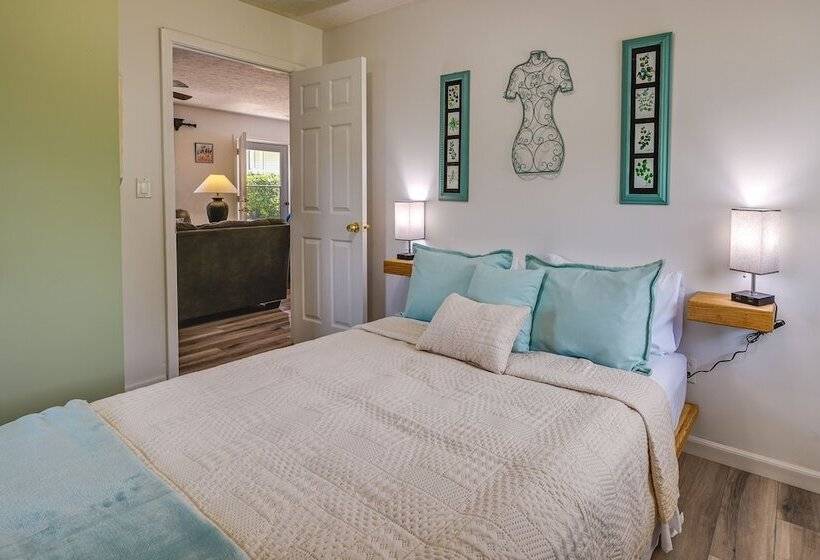 Charming Smiths Grove Home Near Cave Tours!