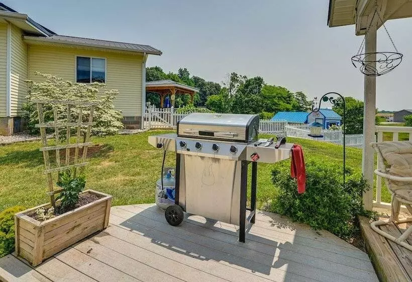 Charming Smiths Grove Home Near Cave Tours!