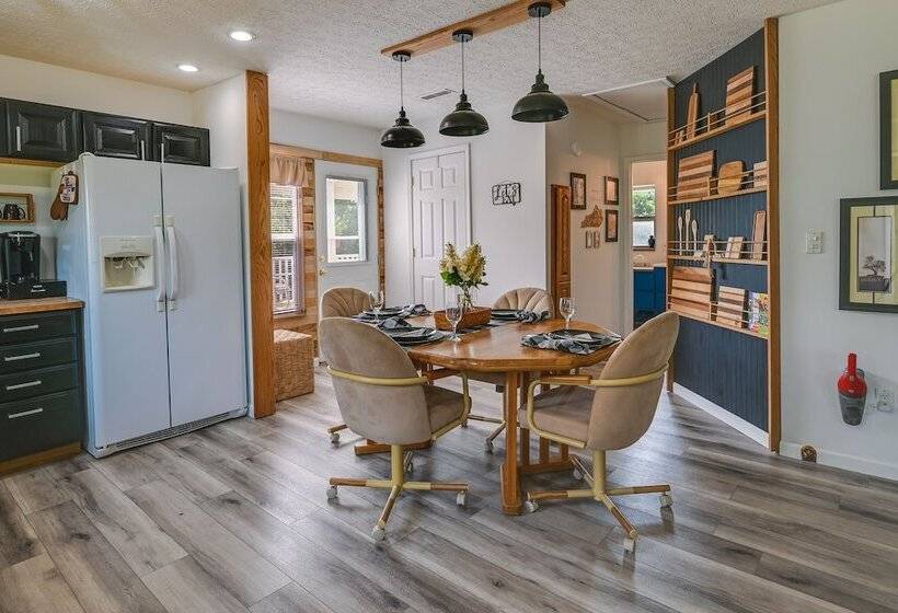 Charming Smiths Grove Home Near Cave Tours!