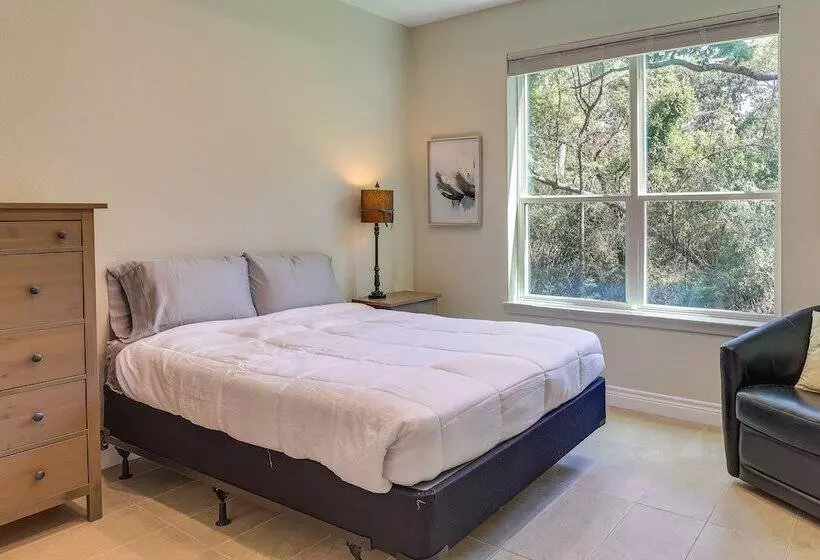 Charming Willis Hideaway < 1 Mi To Lake Conroe!