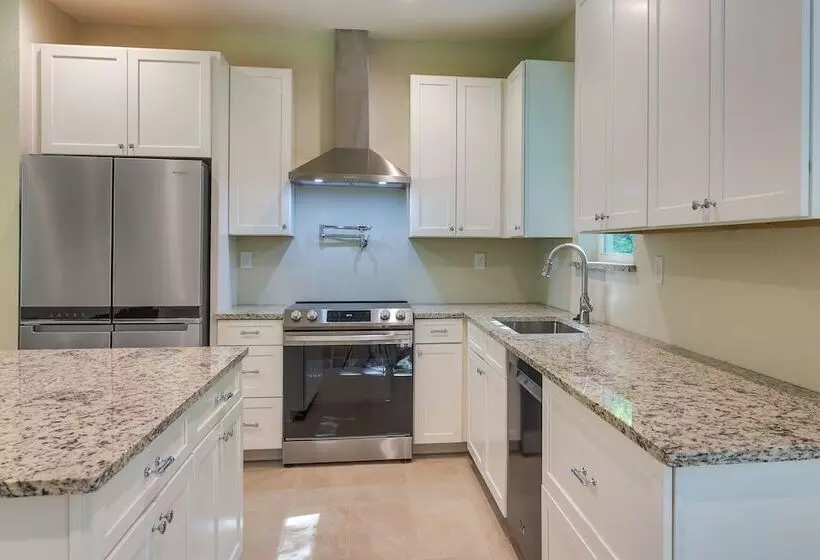 Charming Willis Hideaway < 1 Mi To Lake Conroe!