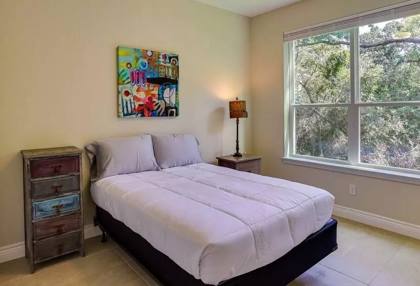 Charming Willis Hideaway < 1 Mi To Lake Conroe!