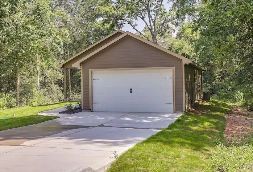 Charming Willis Hideaway < 1 Mi To Lake Conroe!