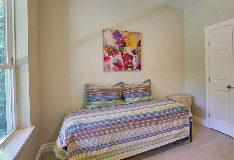 Charming Willis Hideaway < 1 Mi To Lake Conroe!