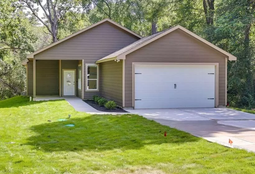 Charming Willis Hideaway < 1 Mi To Lake Conroe!