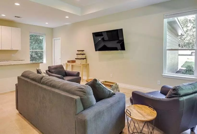 Charming Willis Hideaway < 1 Mi To Lake Conroe!