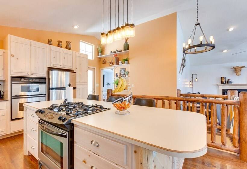 Cozy Angel Fire Vacation Rental: 4 Mi To Resort!