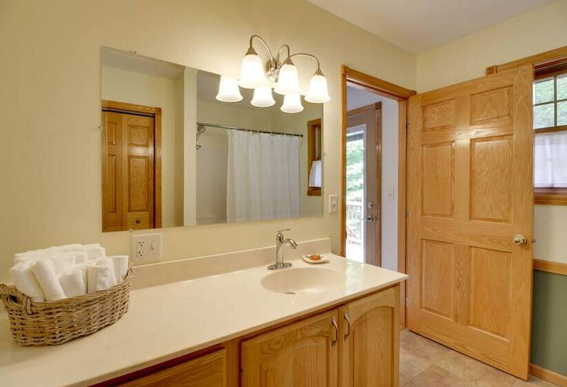 Cozy Frazee Lake Home W/ Hot Tub & Fire Pit!