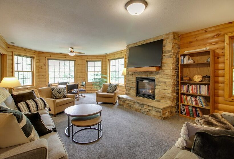 Cozy Frazee Lake Home W/ Hot Tub & Fire Pit!