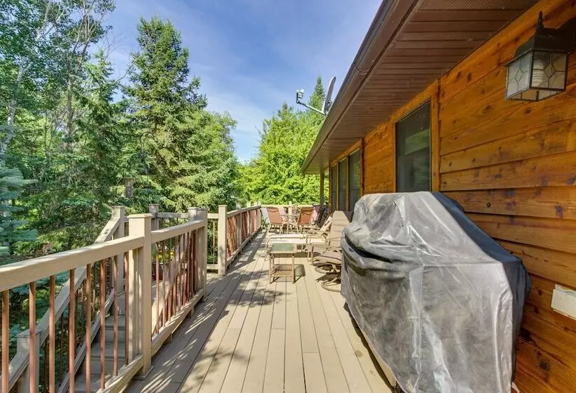 Cozy Frazee Lake Home W/ Hot Tub & Fire Pit!