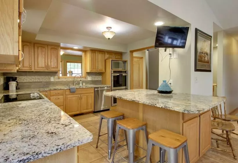 Cozy Frazee Lake Home W/ Hot Tub & Fire Pit!