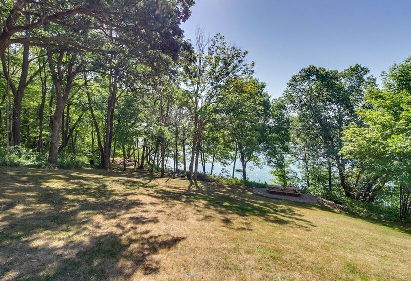 Cozy Frazee Lake Home W/ Hot Tub & Fire Pit!