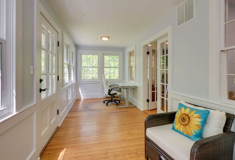 Cozy North Conway Retreat W/ Deck & Fire Pit!