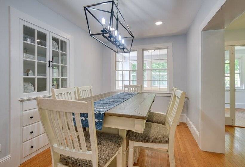 Cozy North Conway Retreat W/ Deck & Fire Pit!