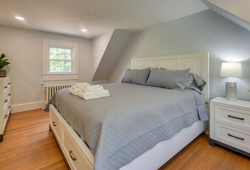 Cozy North Conway Retreat W/ Deck & Fire Pit!