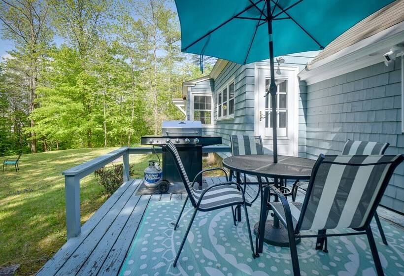 Cozy North Conway Retreat W/ Deck & Fire Pit!
