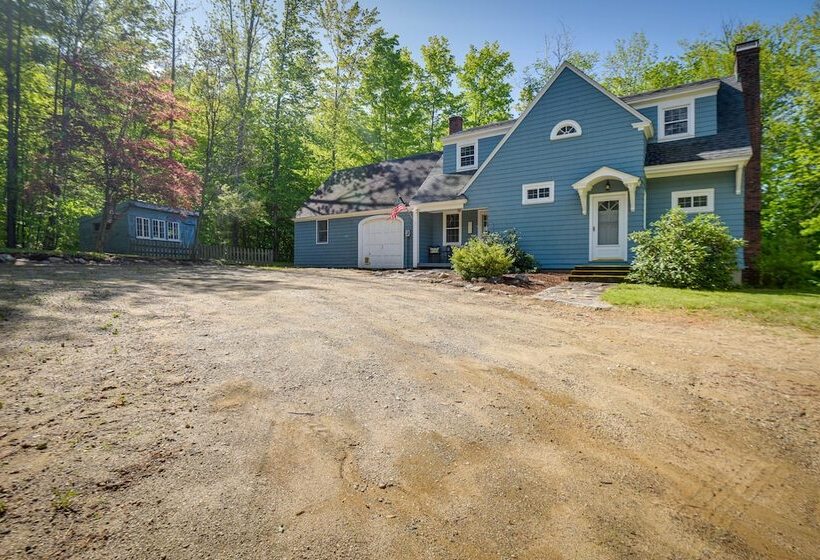 Cozy North Conway Retreat W/ Deck & Fire Pit!