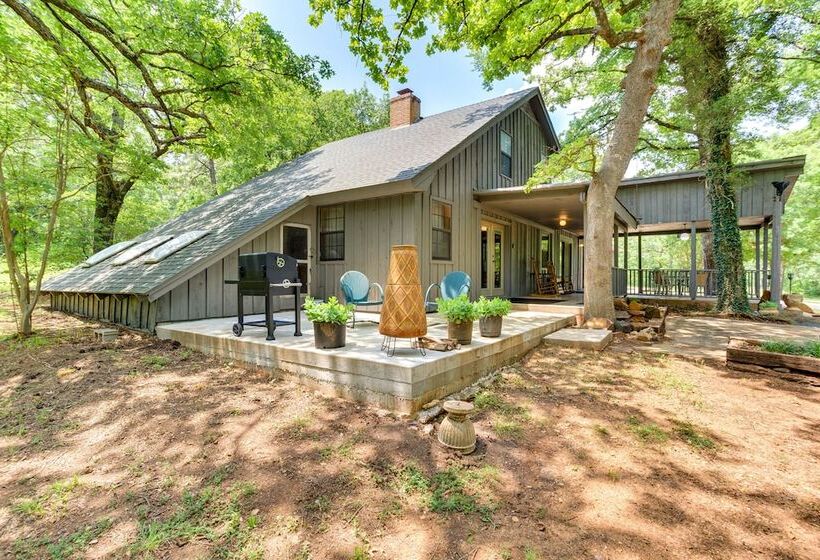 Cozy Oklahoma Retreat W/ Patio, Fire Pit & Grill!