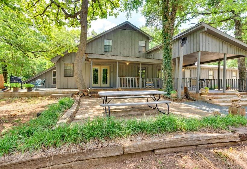 Cozy Oklahoma Retreat W/ Patio, Fire Pit & Grill!