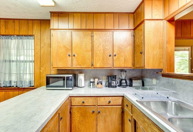 Cozy Oklahoma Retreat W/ Patio, Fire Pit & Grill!