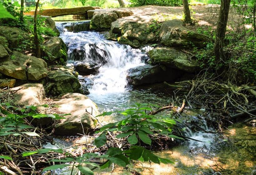 Cozy Oklahoma Retreat W/ Patio, Fire Pit & Grill!