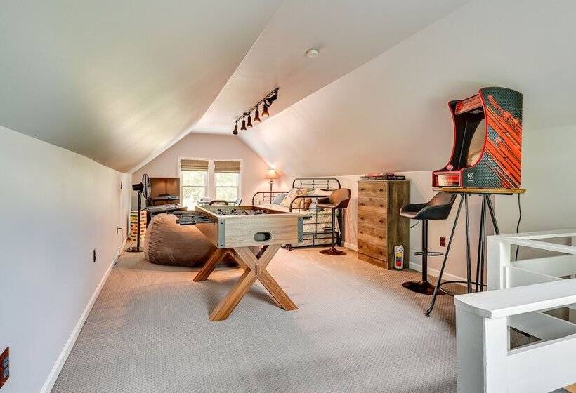 Cozy Tennessee Abode W/ Private Hot Tub & Fire Pit