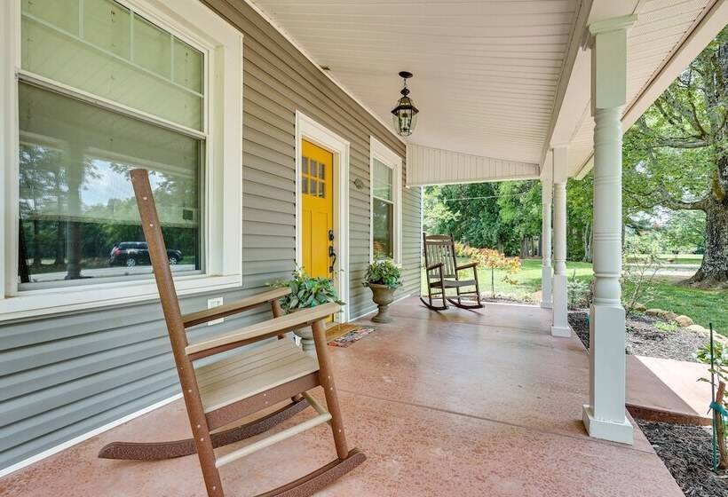 Cozy Tennessee Abode W/ Private Hot Tub & Fire Pit