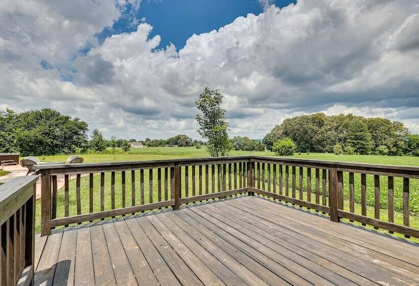 Cozy Tennessee Abode W/ Private Hot Tub & Fire Pit