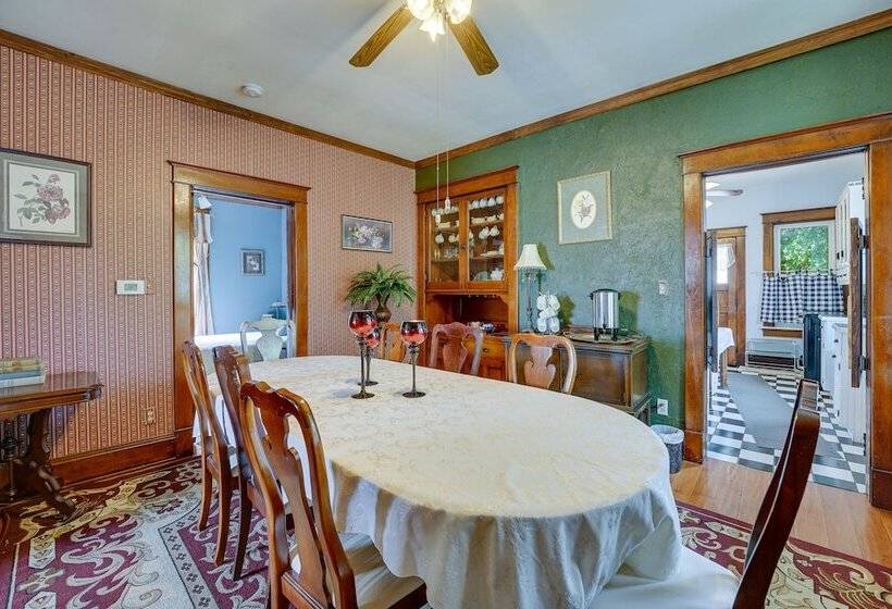 Dtwn Victorian Home 1 Mi To Lake Michigan Beach!