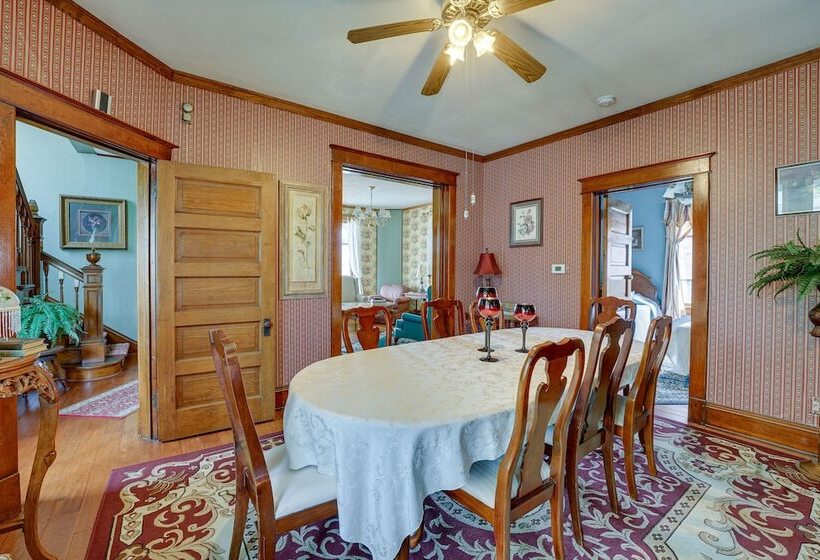 Dtwn Victorian Home 1 Mi To Lake Michigan Beach!