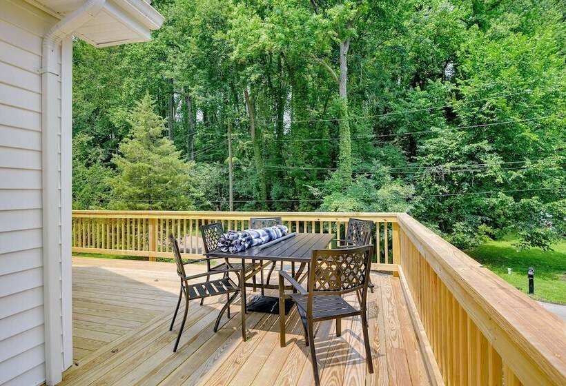 Family Friendly Chesapeake Beach House With Deck!