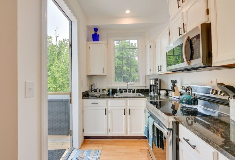 Family Friendly Chesapeake Beach House With Deck!