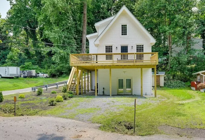 Family Friendly Chesapeake Beach House With Deck!