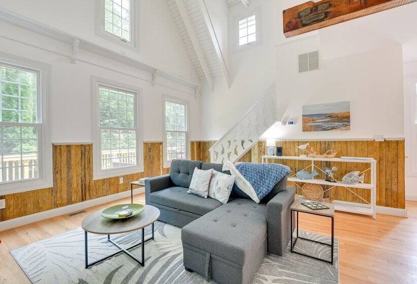 Family Friendly Chesapeake Beach House With Deck!