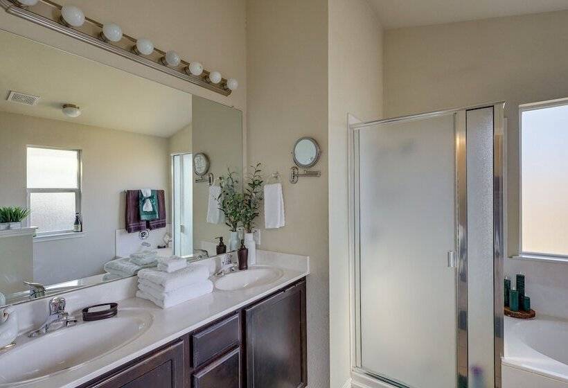 Family Friendly Killeen Home W/ Covered Patio!