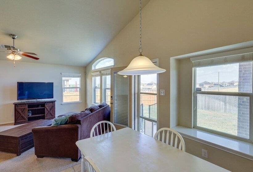 Family Friendly Killeen Home W/ Covered Patio!