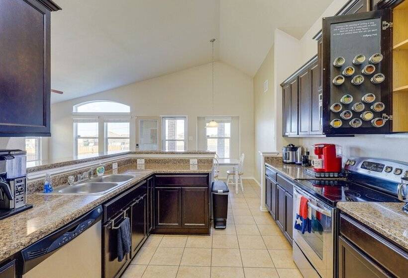 Family Friendly Killeen Home W/ Covered Patio!