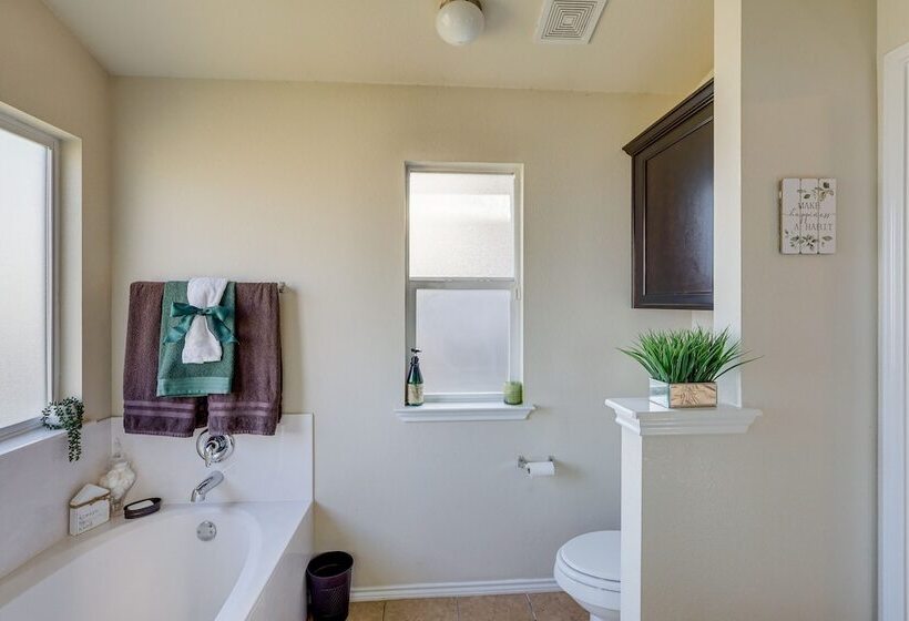 Family Friendly Killeen Home W/ Covered Patio!