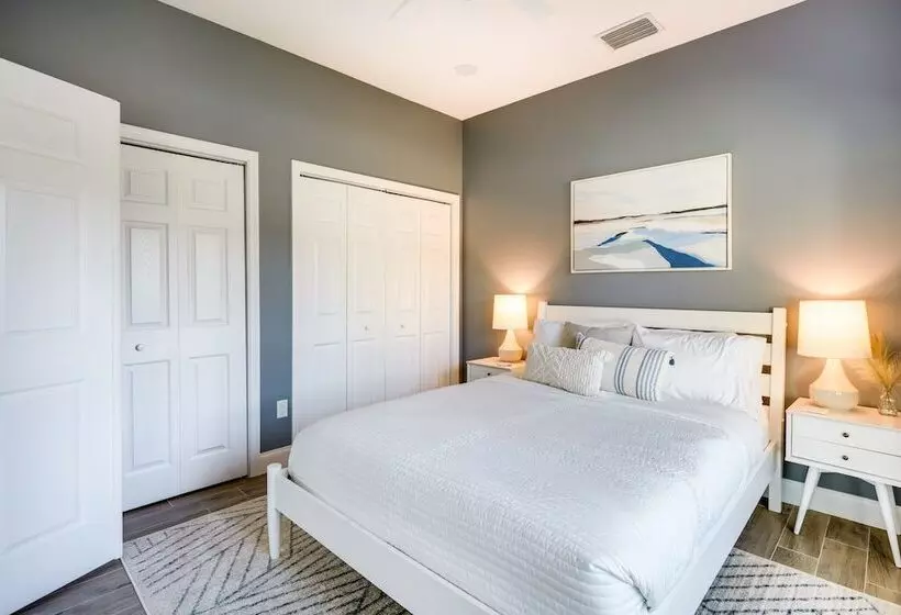 Florida Gem: Saltwater Pool By Beaches & Kayaking!