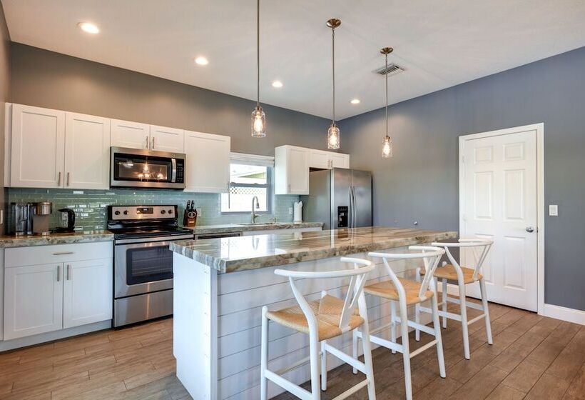 Florida Gem: Saltwater Pool By Beaches & Kayaking!