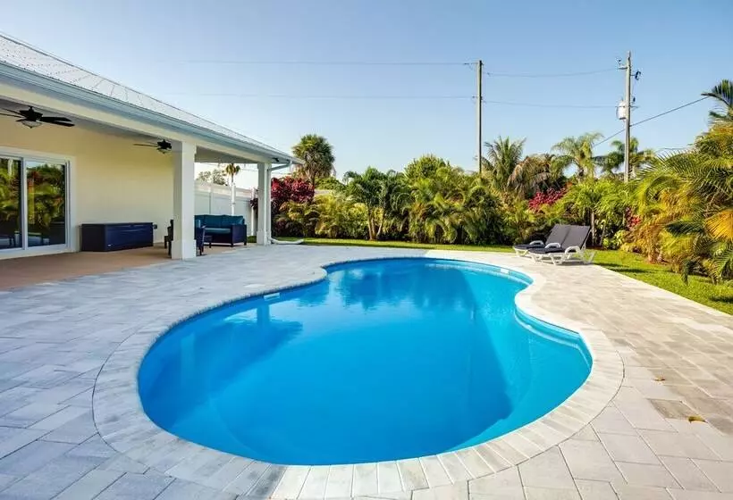 Florida Gem: Saltwater Pool By Beaches & Kayaking!