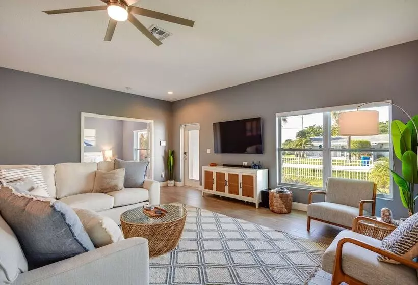 Florida Gem: Saltwater Pool By Beaches & Kayaking!