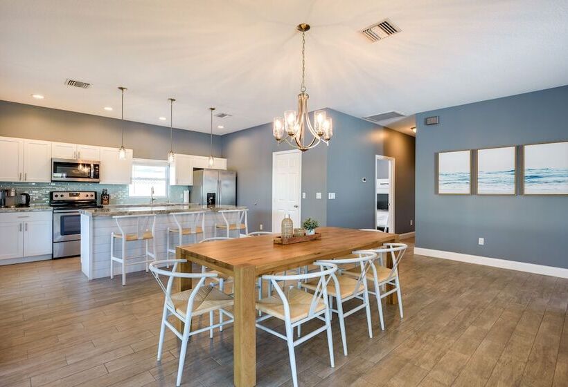 Florida Gem: Saltwater Pool By Beaches & Kayaking!