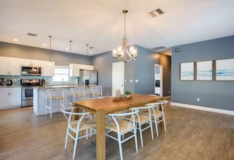 Florida Gem: Saltwater Pool By Beaches & Kayaking!