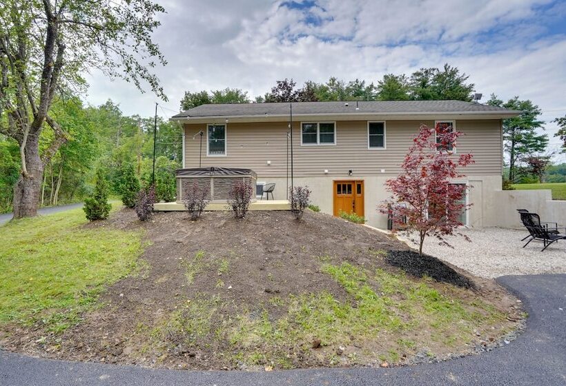 Hot Tub, Fire Pit: Pet Friendly Freehold Home!