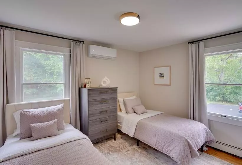 Hot Tub, Fire Pit: Pet Friendly Freehold Home!